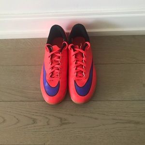 Nike Mercurial Indoor soccer shoes